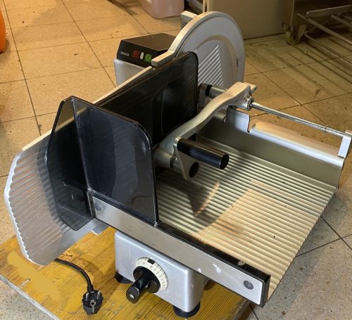 Entschwarter, Cutter+ versch. Kleingeräte – Bild 7